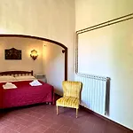 Hébergement de vacances Stunning With Private Pool In *