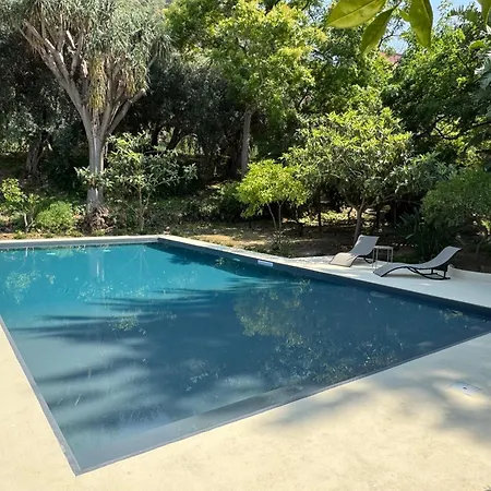 Stunning With Private Pool In 度假居