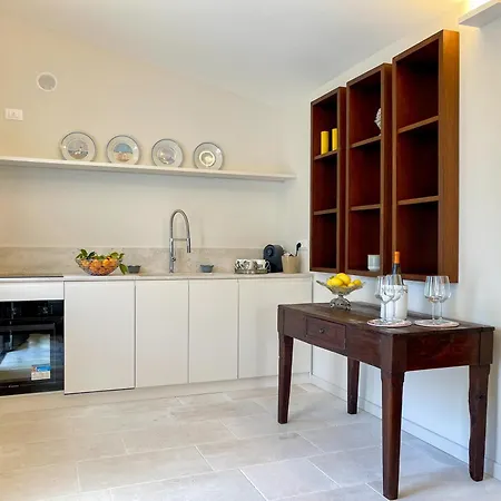 Stunning With Private Pool In チェファル