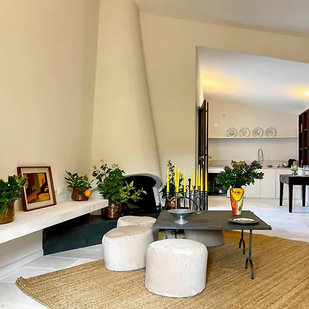 Stunning With Private Pool In チェファル