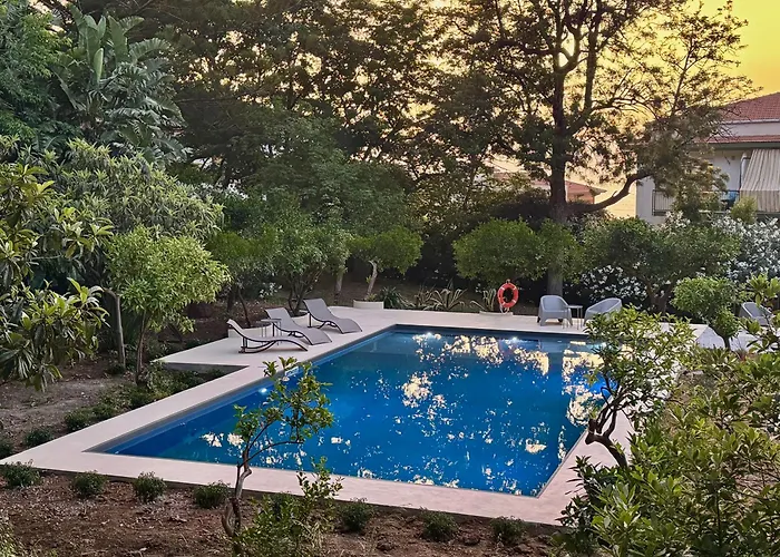 Stunning With Private Pool In Ferienhaus *