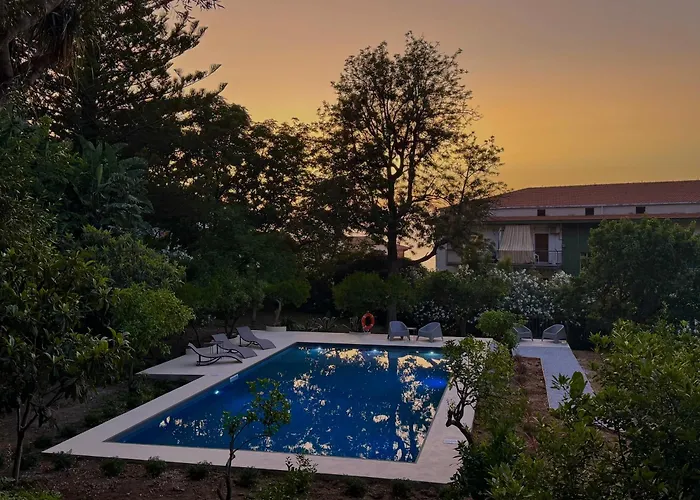 Ferienhaus Stunning With Private Pool In *