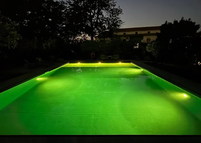 Stunning With Private Pool In