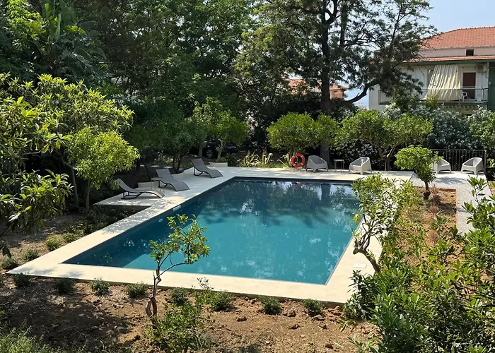 Nyaraló Stunning With Private Pool In Cefalù